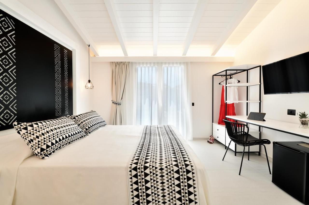 Cara A Bentu - Charming Rooms Tortolì Екстериор снимка